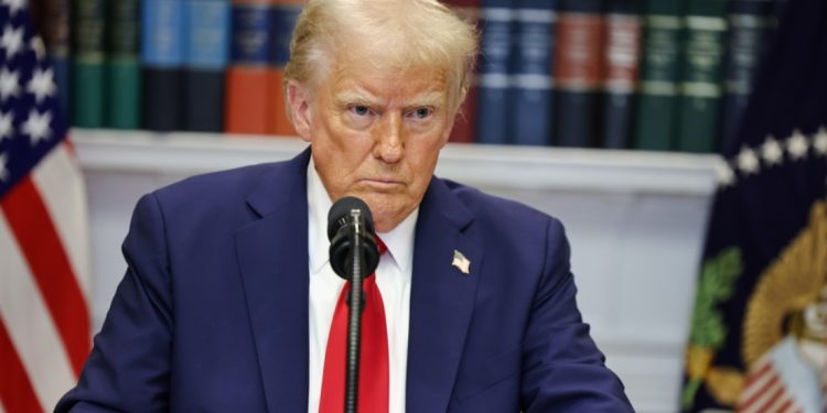 Το Associated Press έκανε μήνυση στην κυβέρνηση Τραμπ για τον αποκλεισμό από τον Λευκό Οίκο