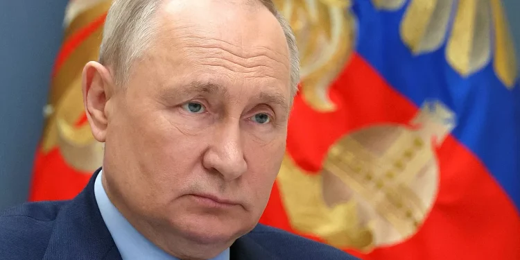 Η μεγάλη απόφαση που καλείται να πάρει ο Πούτιν: Προέλαση στα πεδία ή σύμπλευση με τις ΗΠΑ;