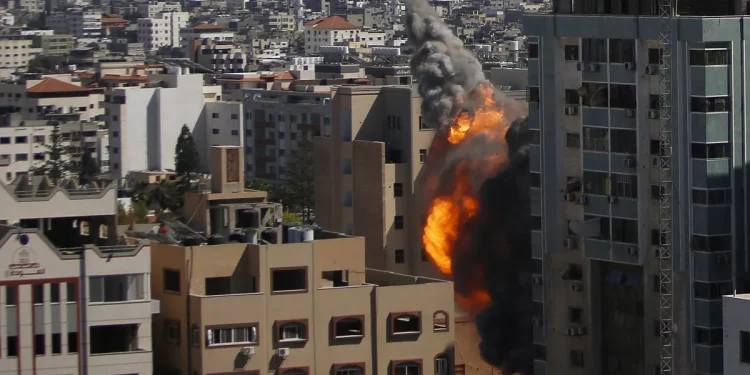 Κατέρρευσε η εκεχειρία στη Γάζα: Πάνω από 200 νεκροί μετά τους νέους ισραηλινούς βομβαρδισμούς