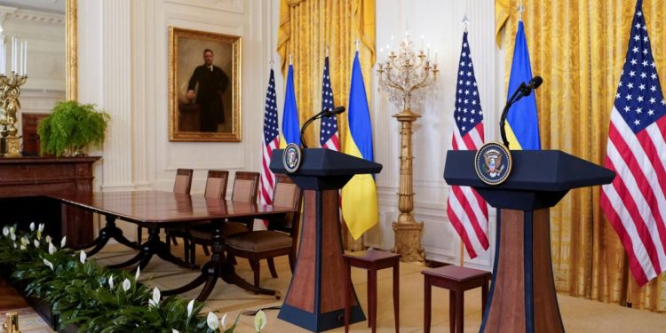 Νέα συνάντηση ΗΠΑ και Ουκρανίας για το «ειρηνευτικό πλαίσιο» – Νέοι όροι στη συμφωνία για τα ορυκτά