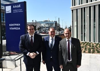 Κυρ. Πιερρακάκης: Πρώτη επίσκεψη στην ΑΑΔΕ – Συνάντηση με τον Γ. Πιτσιλή