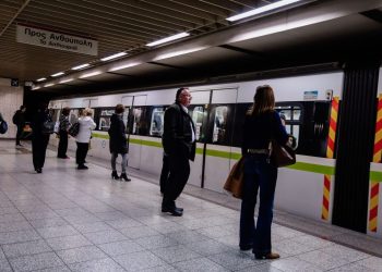 Κυκλοφοριακές ρυθμίσεις σε μετρό και τραμ λόγω των παρελάσεων για την 25η Μαρτίου