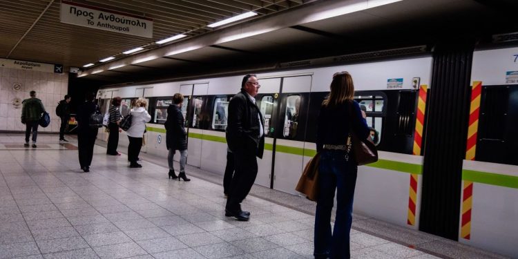 Κυκλοφοριακές ρυθμίσεις σε μετρό και τραμ λόγω των παρελάσεων για την 25η Μαρτίου