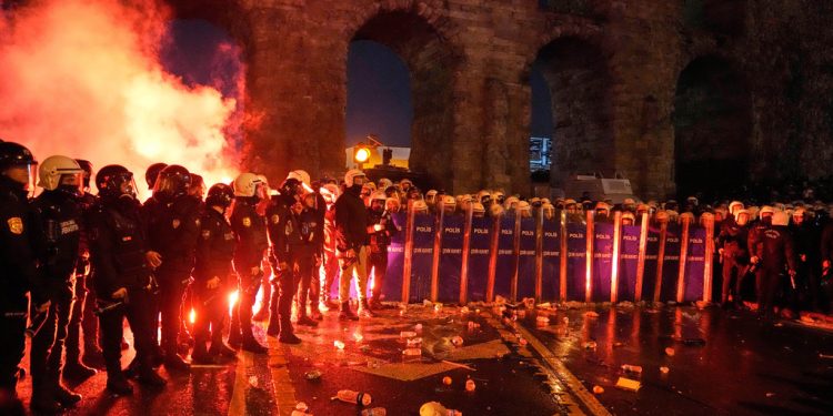 (AP Photo/Khalil Hamra)