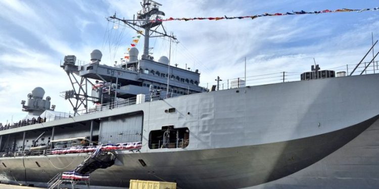 Το πλοίο USS Mount Whitney του Έκτου Στόλου ελλιμενίστηκε στο λιμάνι Λεμεσού. Η πρέσβης των ΗΠΑ οργάνωσε επίσκεψη δημοσιογράφων και Κυπρίων αξιωματούχων στο πλοίο. ΦΩΤΟΓΡΑΦΙΑ @USAmbCy