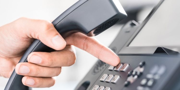 Ετοιμάζεστε για τα τηλεφωνήματα της Εφορίας; Πώς θα επηρεάσουν οι νέες ειδοποιήσεις την πληρωμή των φόρων σας;