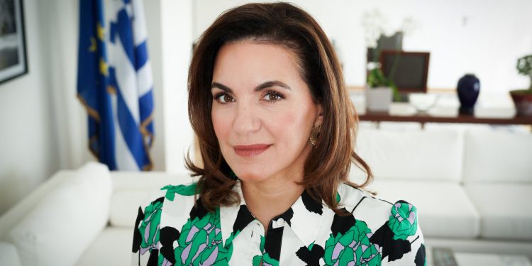 Ο. Κεφαλογιάννη στην διεθνή τουριστική έκθεση ΙΤΒ: Θετικά τα μηνύματα για τον τουρισμό και το 2025