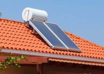 Ένα στα είκοσι νοικοκυριά διεκδικεί ένταξη στα προγράμματα «Εξοικονομώ» και «Αλλάζω θερμοσίφωνα»