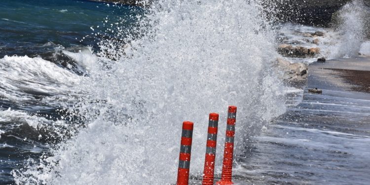 Απαγορευτικό απόπλου στα νησιά του Αιγαίου και αλλαγές στα δρομολόγια των πλοίων