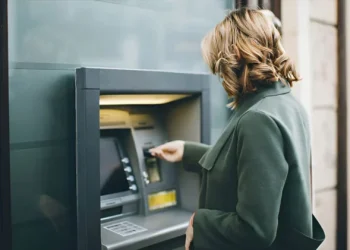 Ετήσιο το επίδομα των 250 ευρώ