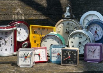 Άλλαξε η ώρα στις 03:00 τα ξημερώματα της Κυριακής – Οι δείκτες των ρολογιών μετακινήθηκαν μία ώρα μπροστά