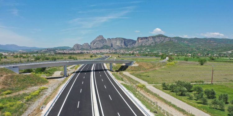 Τα 3 “αιώνια” έργα που ολοκληρώνονται τους επόμενους 12 μήνες και τα δύο μεγάλα οδικά που ξεκινούν