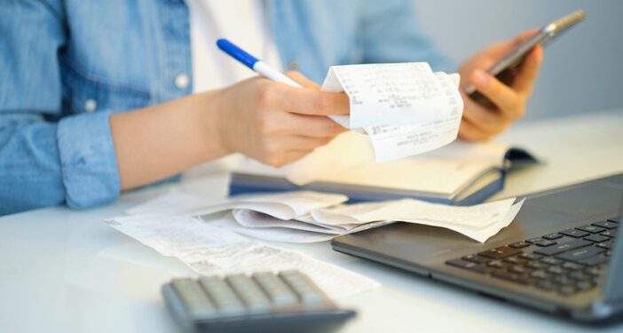 Το μέτρο-φράγμα στην κλοπή ΦΠΑ – Ποιοι επαγγελματίες θα υποβάλλουν δήλωση κάθε μήνα