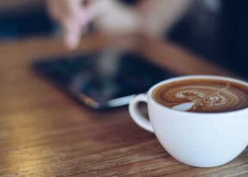 Τι θα συμβεί στο σώμα σου αν αντικαταστήσεις τον καφέ με πράσινο τσάι