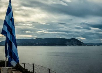 Καιρός σήμερα: 25η Μαρτίου με αφρικανική σκόνη και τοπικές βροχές