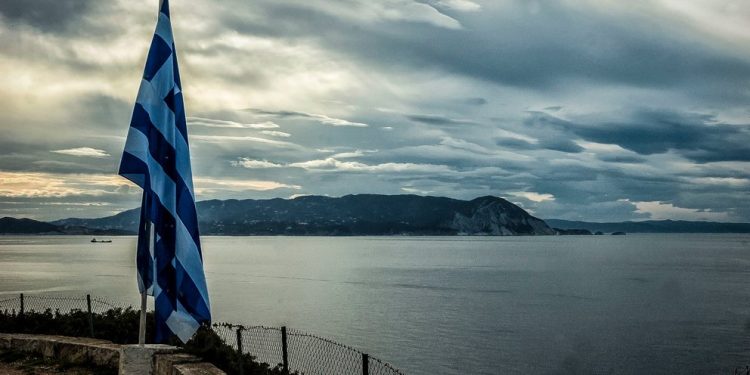 Καιρός σήμερα: 25η Μαρτίου με αφρικανική σκόνη και τοπικές βροχές