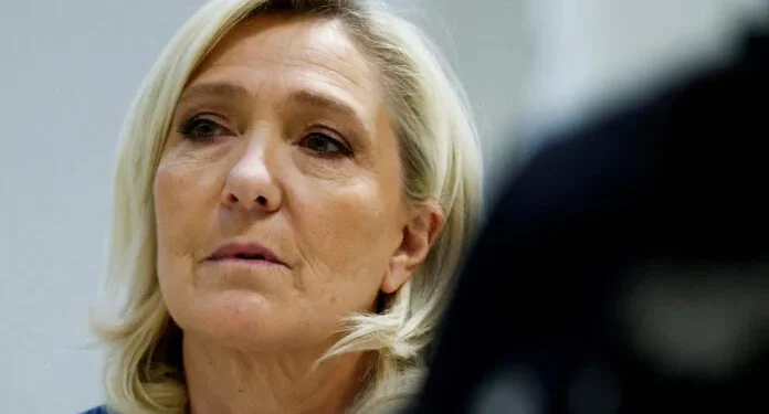 Πολιτικός σεισμός στη Γαλλία: Η καταδίκη της Μαρίν Λε Πεν και τα σενάρια για το 2027