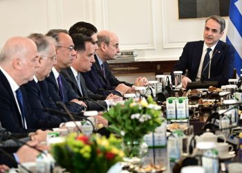 Ανασχηματισμός: Ποιοι αλλάζουν χαρτοφυλάκια και ποιοι παραμένουν