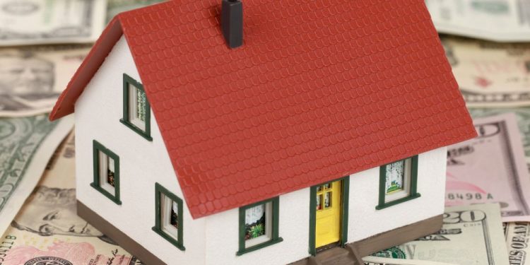 Πλειστηριασμοί Μαρτίου: Στο «σφυρί» ακίνητα γνωστών επιχειρηματιών