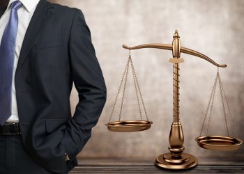 Καθολική αποχή των δικηγόρων την Παρασκευή 14 Μαρτίου για το φορολογικό