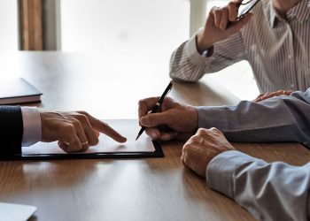 Και τα χρέη των δήμων στον εξωδικαστικό – Πώς θα ρυθμίζονται