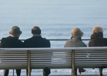 Ποιοι και πώς μπορούν να πάρουν σύνταξη πριν τα 62 έτη – Αναλυτικός οδηγός