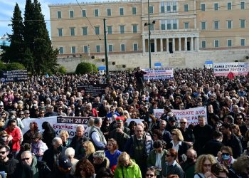 Δημοσκόπηση ProRata: Δικαιοσύνη και τιμωρία των ενόχων για τα Τέμπη ζητά το 76% των διαδηλωτών