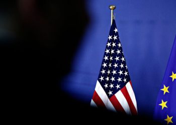 Κορυφώνεται ο εμπορικός πόλεμος: Την Τετάρτη η ανακοίνωση των «ανταποδοτικών» δασμών από τις ΗΠΑ – Πώς θα απαντήσει η Ευρώπη