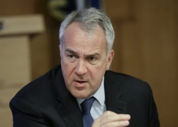 Απέσυρε την διάταξη για την παράταση αδειών διαμονής νέου τύπου σε μετανάστες, ο Βορίδης