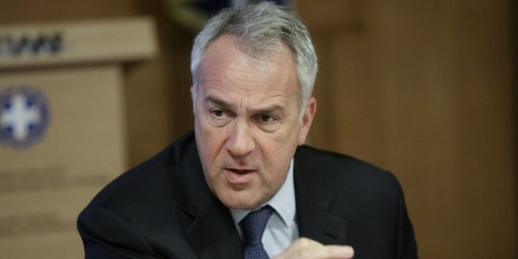 Απέσυρε την διάταξη για την παράταση αδειών διαμονής νέου τύπου σε μετανάστες, ο Βορίδης