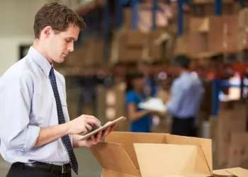 Κατώτατος μισθός: Τα σενάρια για το ύψος της αύξησης σε ιδιωτικό και δημόσιο τομέα