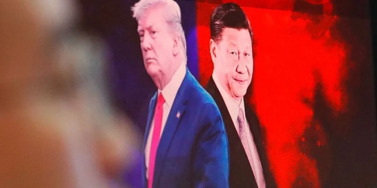 Τραμπ και Σι Τζινπίνγκ σε παλαιότερή τους συνάντηση AP Photo/Susan Walsh, File