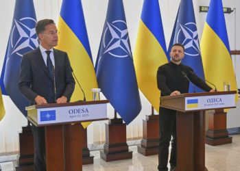 Αιφνιδιαστική επίσκεψη Μ. Ρούτε στην Οδησσό μαζί με τον Β. Ζελένσκι – «Ακλόνητη η υποστήριξη του ΝΑΤΟ προς την Ουκρανία»