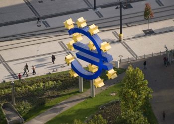 Στο επίκεντρο της ΕΚΤ ο εμπορικός πόλεμος: Αναμένονται νέες μειώσεις επιτοκίων