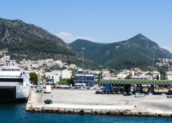 Σοκ στην Ηγουμενίτσα: Γάλλος επιβάτης επιτέθηκε σε 16χρονη μαθήτρια εν πλω – Συνελήφθη ο δράστης