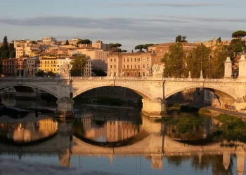 Πασχαλινές αποδράσεις στην Ευρώπη: Ένα ταξίδι παράδοσης και γεύσεων
