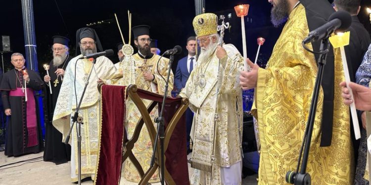 Η Κέρκυρα γιόρτασε την Ανάσταση με λαμπρότητα και κατάνυξη