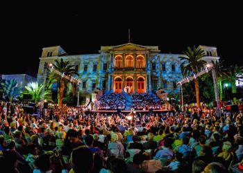 Σύρος: Σημαντικά Φεστιβάλ από το Μάιο έως και το Νοέμβριο για το 2025