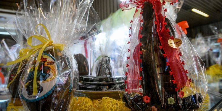 Πρεμιέρα σήμερα για το «Καλάθι του Πάσχα» – Σε πασχαλινούς ρυθμούς η αγορά