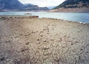Συναγερμός στην Αττική: Μειώνονται δραματικά τα αποθέματα νερού – Στο τραπέζι περιοριστικά μέτρα