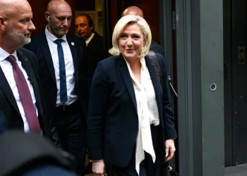 Γαλλία: Συγκέντρωση υποστήριξης στη Μαρίν Λεπέν οργανώνεται στο Παρίσι σε κλίμα πολιτικής έντασης