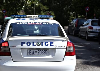 Τραγικό τροχαίο στη Χαλκιδική: Ένας νεκρός και αστυνομικός τραυματίας ενώ προσπαθούσε να ηρεμήσει διαπληκτισμό οδηγών