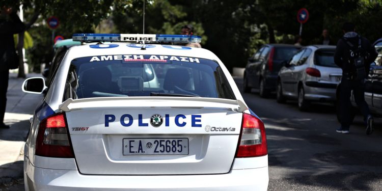 Τραγικό τροχαίο στη Χαλκιδική: Ένας νεκρός και αστυνομικός τραυματίας ενώ προσπαθούσε να ηρεμήσει διαπληκτισμό οδηγών