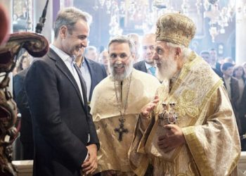 Τήνος: Στη λειτουργία της Πρώτης Ανάστασης παρέστη ο Κυριάκος Μητσοτάκης