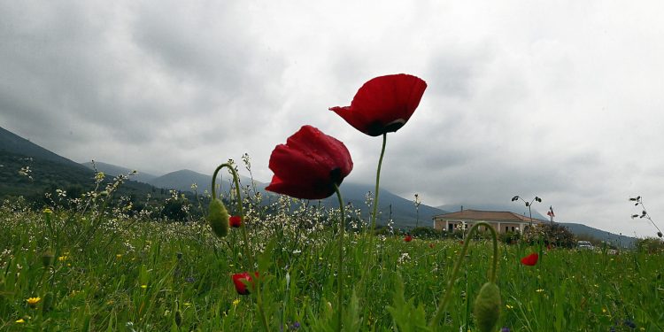 Συννεφιασμένος ο καιρός την Μεγάλη Παρασκευή – Η πρόγνωση για το Πάσχα