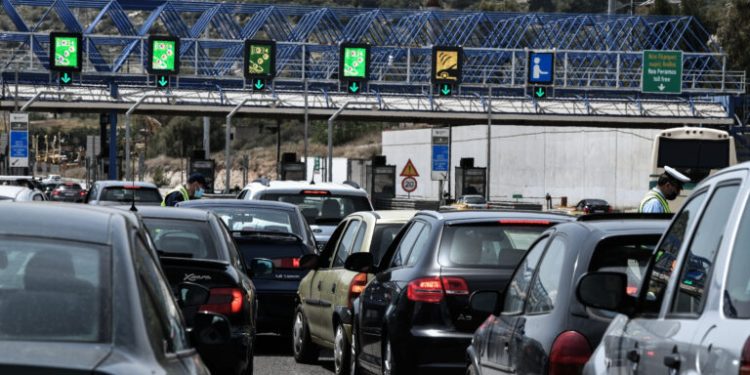 Πασχαλινή έξοδος: Ξεκίνησε το πρώτο κύμα με πληρότητα και αυξημένα μέτρα ασφαλείας