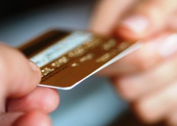 Νέες αλλαγές στην προπληρωμένη κάρτα των επιδομάτων