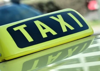 Ταξί: 24ώρη απεργία σήμερα για τις λεωφορειολωρίδες