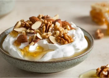 Ογκολόγος συστήνει πασίγνωστο ελληνικό τρόφιμο με αντικαρκινική δράση