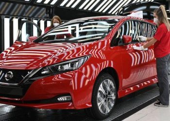 Nissan: Μαζικές περικοπές και κλείσιμο εργοστασίων μετά από ιστορικές ζημιές